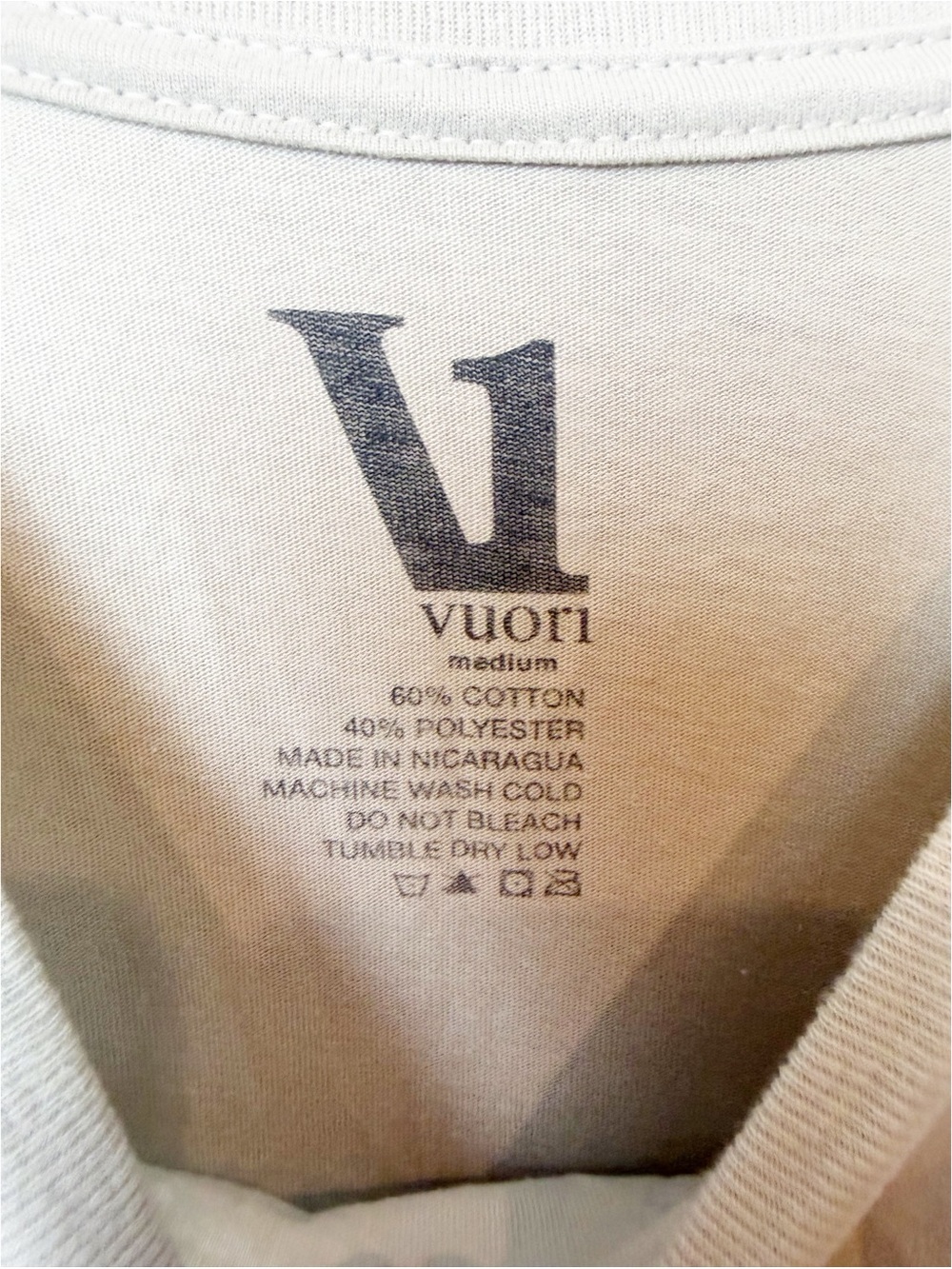 Vuori | Men's Waves Mountain Sun Yoga Tee NWT - Picture 5 of 6